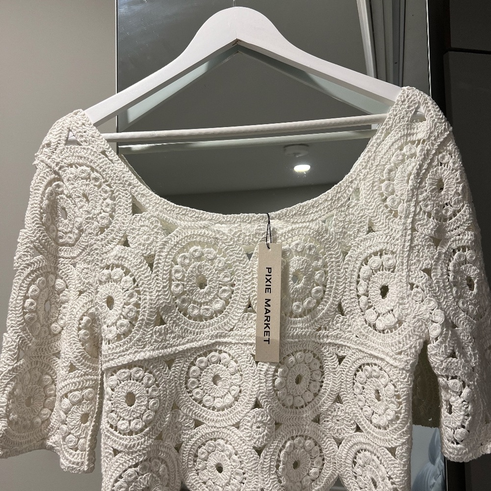 Pixie Market White Scalloped Crochet Top